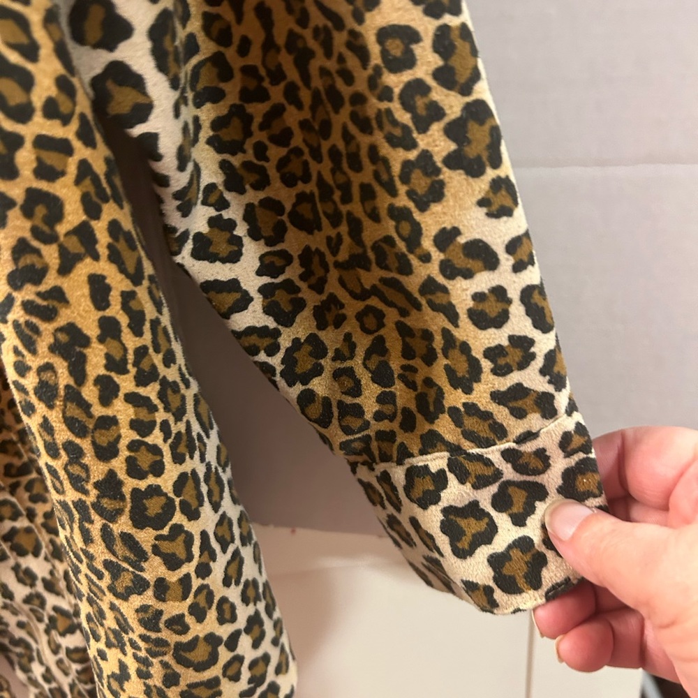 Basic Edition Long Sleeve Button Up Shacket Cheet… - image 3